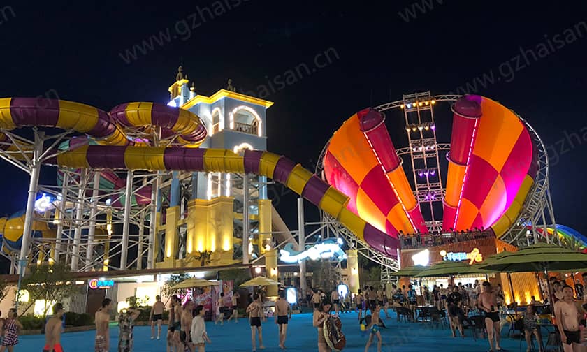 超级龙卷风水滑道提供了一种新的、刺激的水上体验