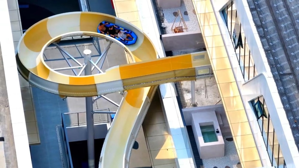 激流过山车｜当速度拥抱水花，掀起水上狂欢盛宴